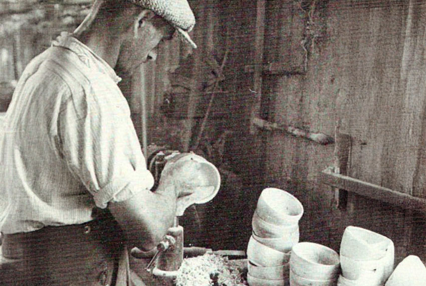 rhoenindustrie-fensterlaeden_chronik_drechseln2