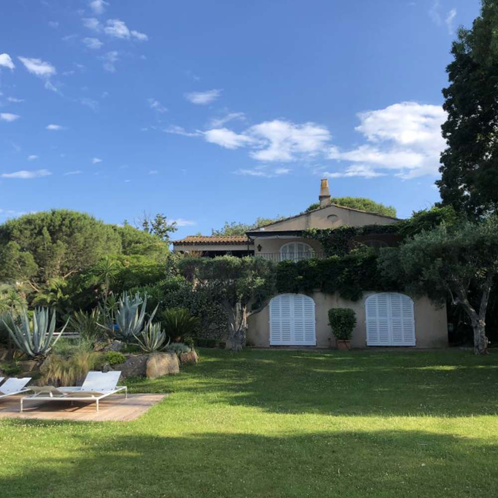 rhoenindustrie-fensterlaeden_referenzen-villa-st-tropez14